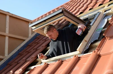 Pose de fenêtres de toit Velux à Louailles